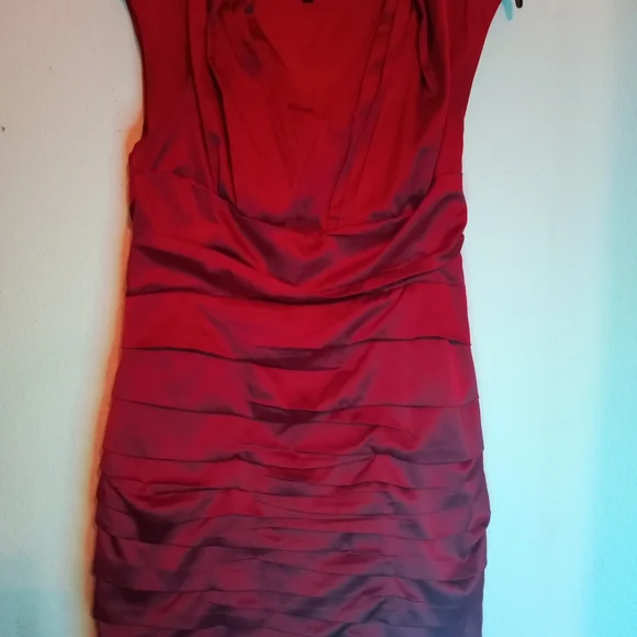 express red midi dress Express size 8 ruby red midi dress, tulip style